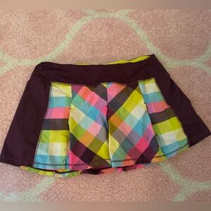 Women’s Lululemon skirt! Size 4! So cute and a great condition